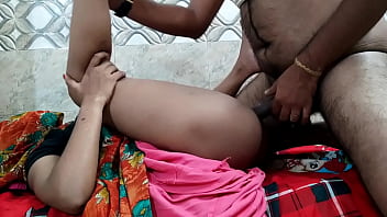 पति से फोन पर बात करते हुए।भाई मुझे जोर जोर से चोदो चुत फार दो। हिन्दी क्लीयर ऑडियो।