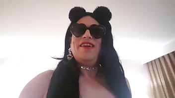 Saying Hi From A Hotel Room In Hawaii