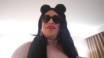 Saying Hi From A Hotel Room In Hawaii