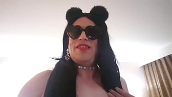 Saying Hi From A Hotel Room In Hawaii