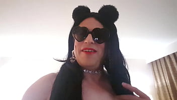 Saying Hi From A Hotel Room In Hawaii