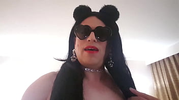 Saying Hi From A Hotel Room In Hawaii