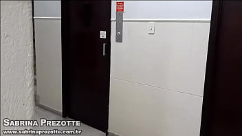 THE PIZZA DELIVERY MEN - O ENTREGADOR DE PIZZA, Sabrina Prezotte, Paloma Veiga, Max puto Karioca. Travestis fodendo com entregador Carioca. ASSINEM MEUS CANAIS PARA VIDEOS COMPLETOS.