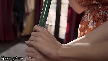 Lauren Phillips Can&#039_t Do Chores, Vanna Bardot Makes Her Learn With Extras