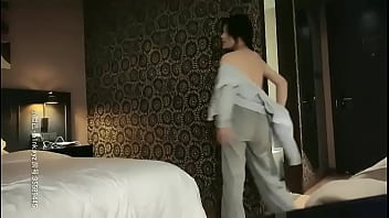 情感主博李寻欢探花约了个长相清纯甜美萌妹子啪啪，洗完澡穿上衬衣黑丝特写口交舔逼后入猛操