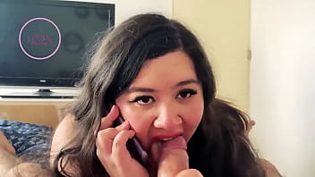 Lizren - me llama mi novio mientras se la chupo a mi amigo