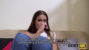 DEBT4k. Grand collectionneur muscl&eacute_ propose au d&eacute_biteur de prendre soin de sa bite