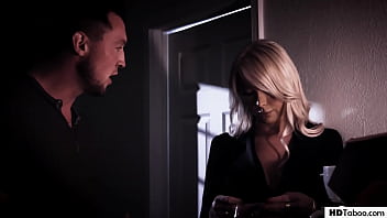 TS Girl Seduces Men In Psychopath Way - Aubrey Kate and Pierce Paris