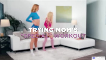 It'_s not a usual workout video! - Kenzie Reeves, Chloe Cherry