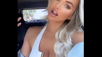 Lindsey Pelas Cleavage