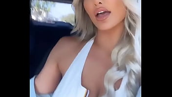 Lindsey Pelas Cleavage