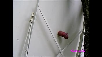 Une table de jardin pour ma bite 001