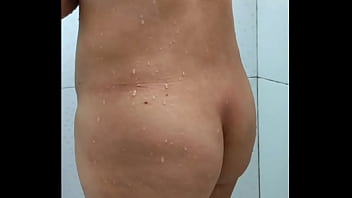 Esposa no banho - Casal Edu e Aline