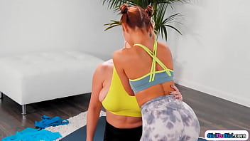 Stepteen rips stepmoms pants and licks