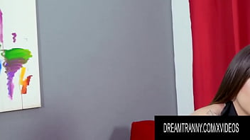 Amateur TS Leticia Keren Gets Drilled by a Machine Till She Cums