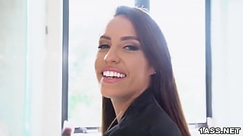 Curvaceous Kelsi Monroe fucked balls deep in the bathroom