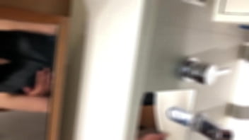 小さくて可愛いことデート。そしていろんなところでフェラさせたり露出させたり、そして中出しでセックスしました。日本人の小さい子は貴重です