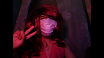 Tranny cachonda disfrutando de un dildo - Sexy Maddy