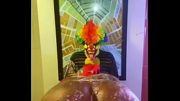 Victoria Cakes give Gibby The Clown a great birthday present