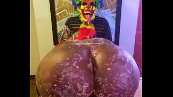 Victoria Cakes give Gibby The Clown a great birthday present
