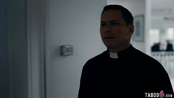 Anal virginity of teen Gia Derza taken by a dirty priest