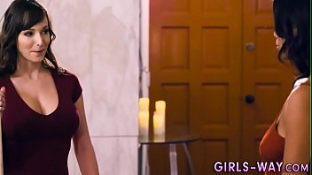 Black lesbian babe gets scissored by milf