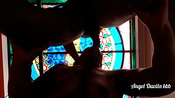 O pecado n&atilde_o tem hora nem lugar ajoelhou tem que rezar