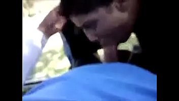 Biciclista convence por dinero a ingenua de mamarsela