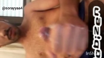 वीडियो कॉल पर गर्म आदमी सह बनाना