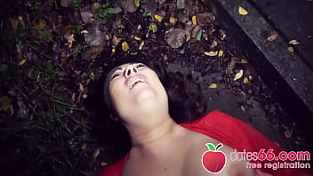 Raunchy MILF Liz de Lane gets picked up by a guy who bangs her in a nearby park! (ENGLISH)  (FULL SCENE)Dates66.com
