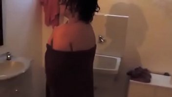 Ziper (Brazilian Lesbian short film)