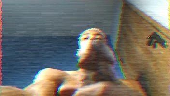 Aquela punheta demorada do dotado usando cal&ccedil_a jeans