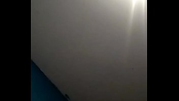 Susana Mart&iacute_nez de Meet Me llora porque su marido la dej&oacute_ pero sigue con los pezones duros