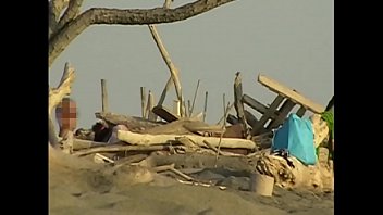 Girlfriend sucks my cock on the public beach in front of many strangers - MissCreamy