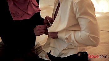 Stepdaughter In Hijab Fucked By Horny - Ella Knox