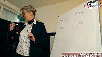 deutsche reife sekrit&auml_rin verf&uuml_hrt jungen mann im b&uuml_ro zum sex