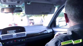 Scarlett Mae pops out her pussy and gets eaten