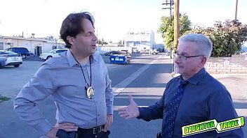 Scarlett Mae pops out her pussy and gets eaten