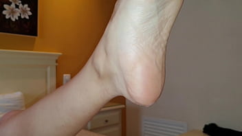 Para aprobar el curso Mi profesor se corre y me chorrea por mis peque&ntilde_os pies de zorra Trailer