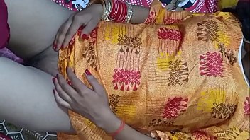 पड़ोस वाली लड़की ने अपने घर बुला कर अपने ही बिस्तर पर