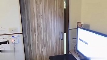中国美女狂草98年师范学院的系花美眉后入美臀小穴太紧几分钟就射了