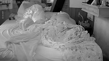 BBB 20 !!! A camera pegou a Paty d. s&oacute_ de calcinha !!!