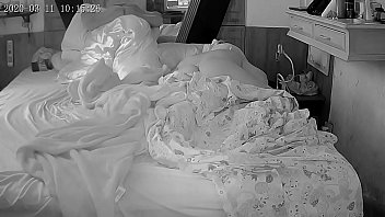 BBB 20 !!! A camera pegou a Paty d. s&oacute_ de calcinha !!!