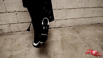 BDSM-Erfahrungsbericht: Ein Cuckold-Sklave C3 berichtet ü_ber seine Erfahrungen -- Teil 4 - Fremder Saft