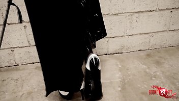 BDSM-Erfahrungsbericht: Ein Cuckold-Sklave C3 berichtet ü_ber seine Erfahrungen -- Teil 4 - Fremder Saft