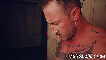 MARISKAX Sexy Mariska gets fucked in the dressing room
