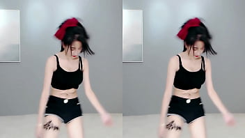 G&aacute_i Trung Quốc nhảy em bị bệnh