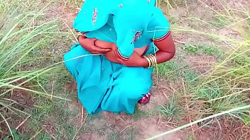 नई-नवेली सुन्दर भाभी को झाड़ी में बुलया ओर काम लगा दिया