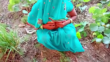 नई-नवेली सुन्दर भाभी को झाड़ी में बुलया ओर काम लगा दिया