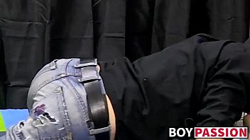 Twink ends up receiving messy facial after hard analpounding